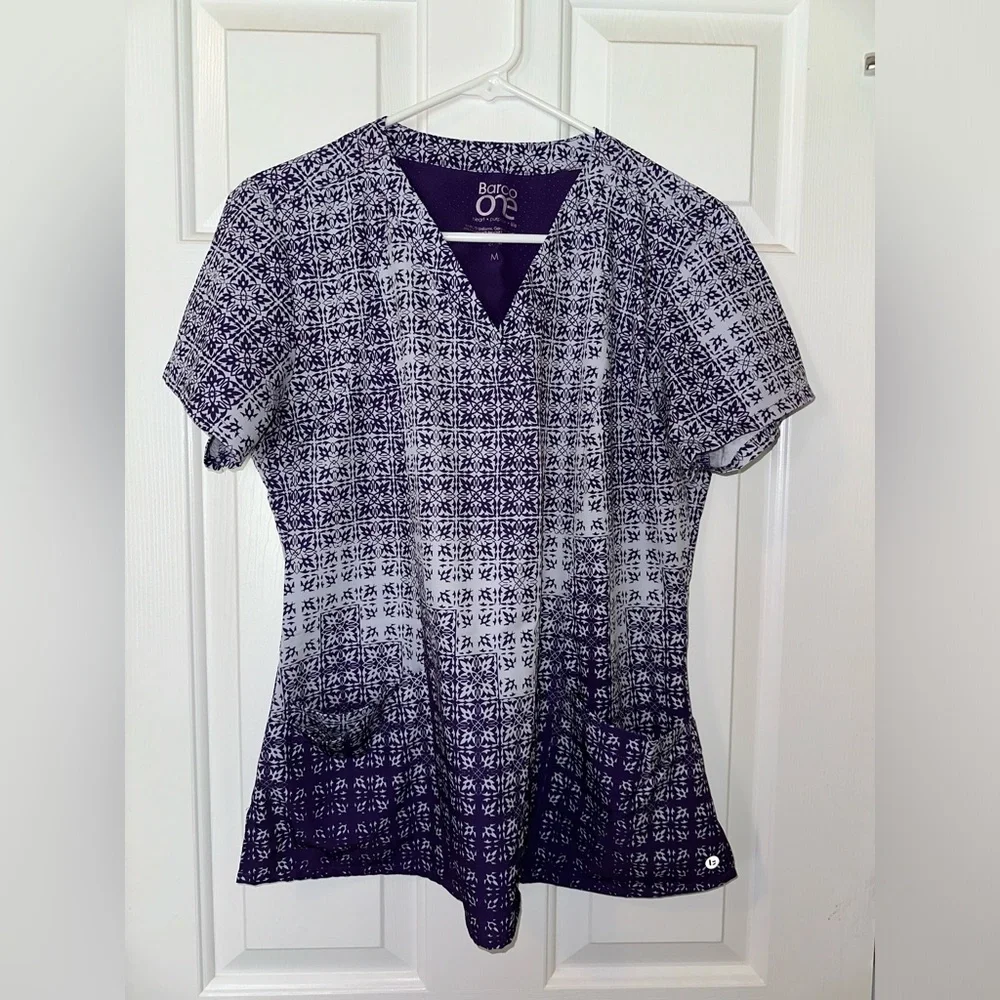 Scrub Top. Barco One - Picture 1 of 4